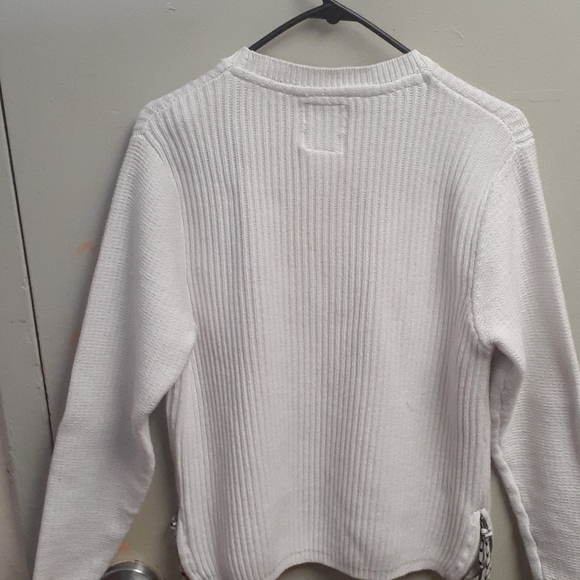 Sweater - Picture 4 of 4